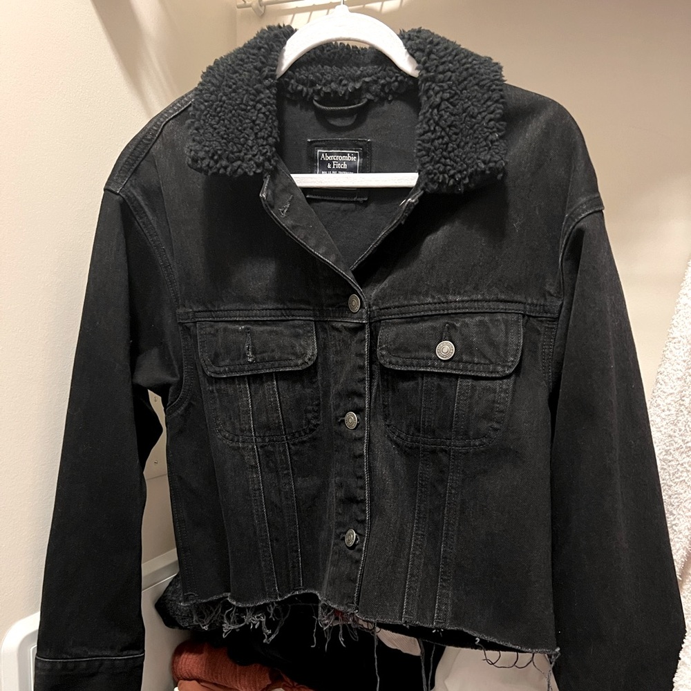 selling black denim jacket with fur collar!!